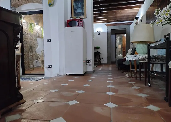 The Ancient Serragli Court